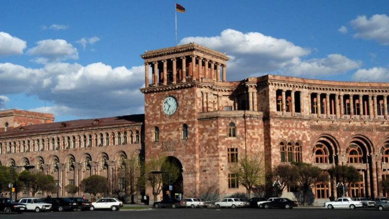 Հայաստանը ոչ մի կերպ չի կարող հաղթահարել արտաքին պարտքը. հարցազրույց